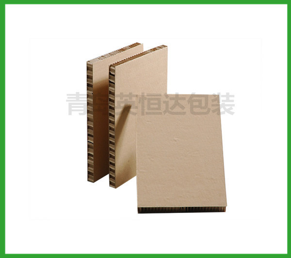 蜂窝纸板是轻质结构复合层压板可增加强度
